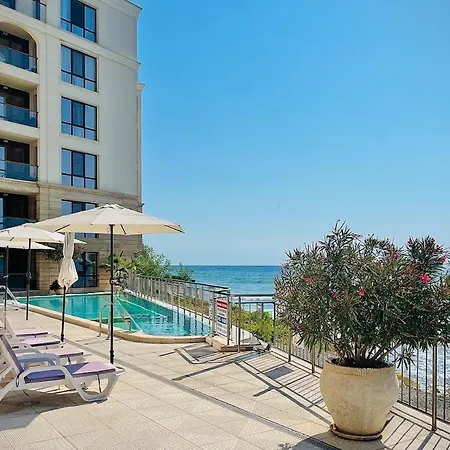 Caba アパート ヴァルナ