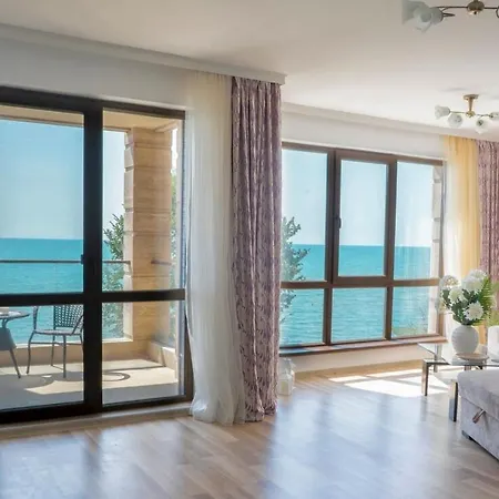 Caba アパート ヴァルナ