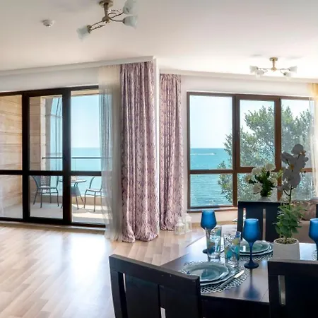 Caba アパート ヴァルナ